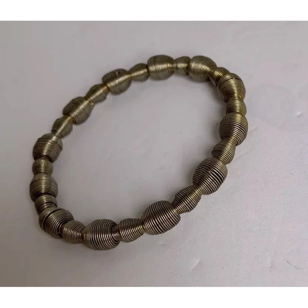 Bracelet Gold Brass Tone‎ Delicate Vintage Small Round Design Accents Bangle